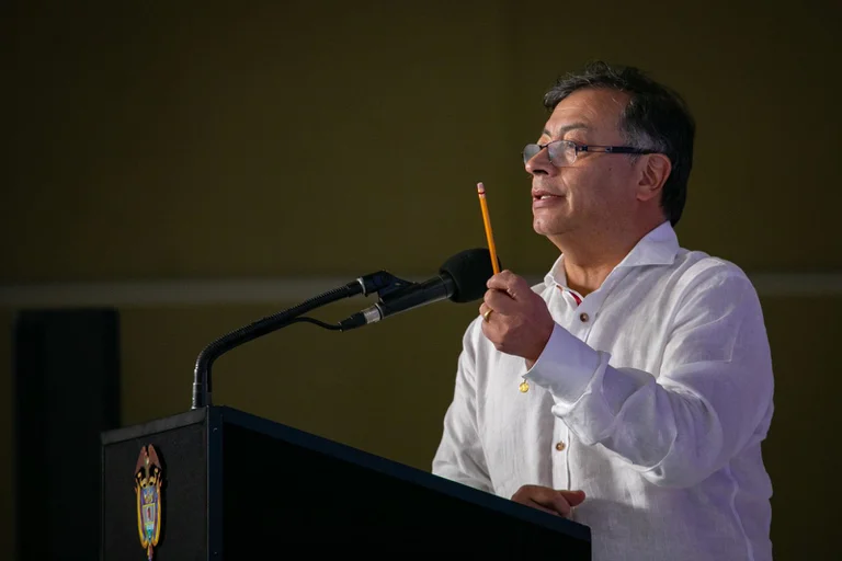 Presidente Petro critica aumento a la tasa de interés en escenarios de una posible recesión para Colombia