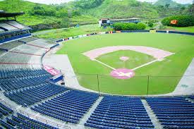 Noticia Radio Panamá | Habilitan estacionamientos de Alta Plaza  Mall para fanáticos que asistan al juego de Baseball Panamá vs Brasil