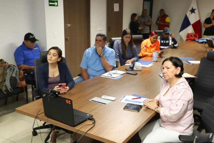 Noticia Radio Panamá | El Centro de Operación de Emergencias coordina acciones ante el paso de la tormenta Julia