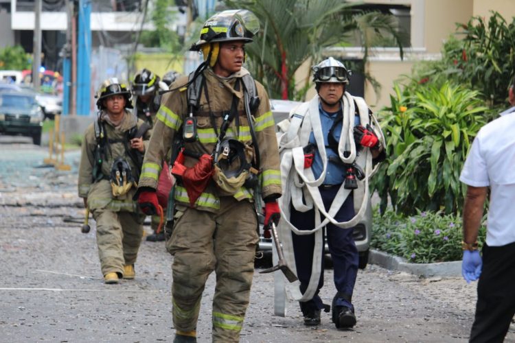 Featured image for “Continúan investigaciones tras explosión, afectados permanecen en un hotel”