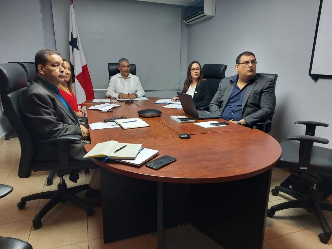 Panamá y Colombia se reúnen para hablar sobre medicamentos