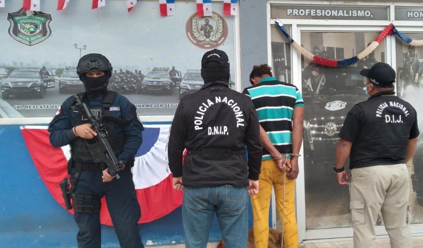 Noticia Radio Panamá | Capturan a dos sospechosos de robo a la joyería Brilat en Obarrio