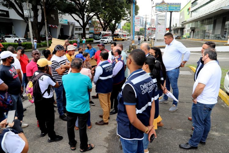 Featured image for “Tras mediación de la Defensoría el MIVIOT atenderá el jueves a exfuncionarios que exigen pagos pendientes”