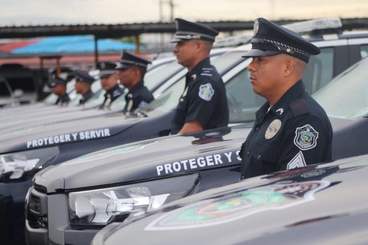 Policía Nacional recibe 43 vehículos nuevos para reforzar la seguridad