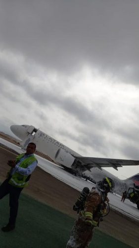 Noticia Radio Panamá | Reportan incendio de un avión de Latam en aeropuerto Jorge Chávez