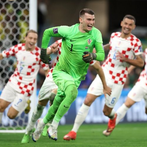 Croatia eliminates Brazil in a penalty shootout and advances to the World Cup semifinals