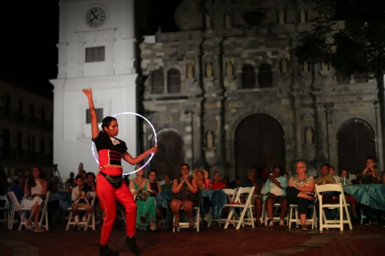 Noticia Radio Panamá | Siguen las noches culturales en el Casco Antiguo en el mes de diciembre