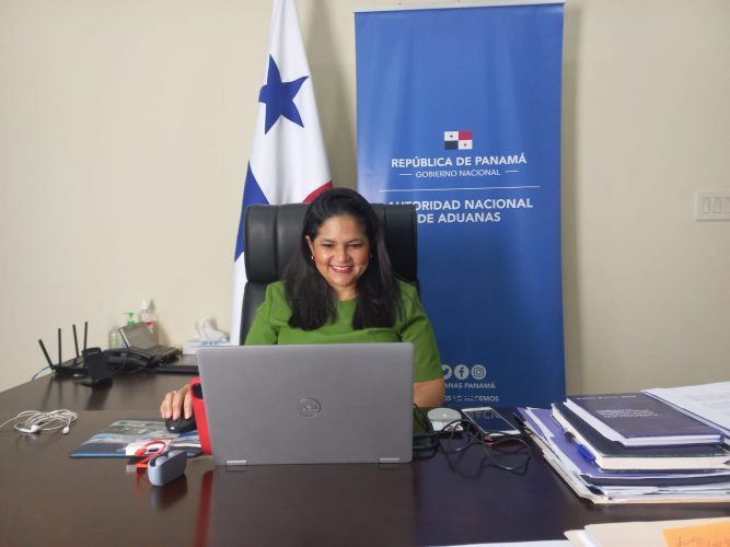 Noticia Radio Panamá | Directora de Aduanas recibe galardón internacional en Gestión de Riesgos y la Seguridad.