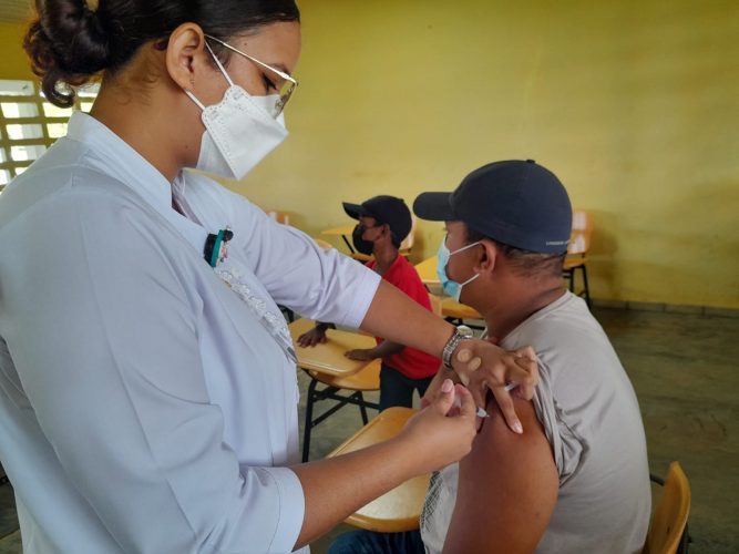 Featured image for “Más de un millón 400 dosis de vacuna contra la influenza han sido aplicadas este año”