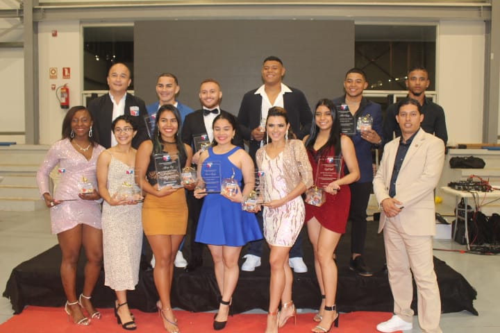 Noticia Radio Panamá | Federación Panameña de Karate entrega premio a los valores del año 2022