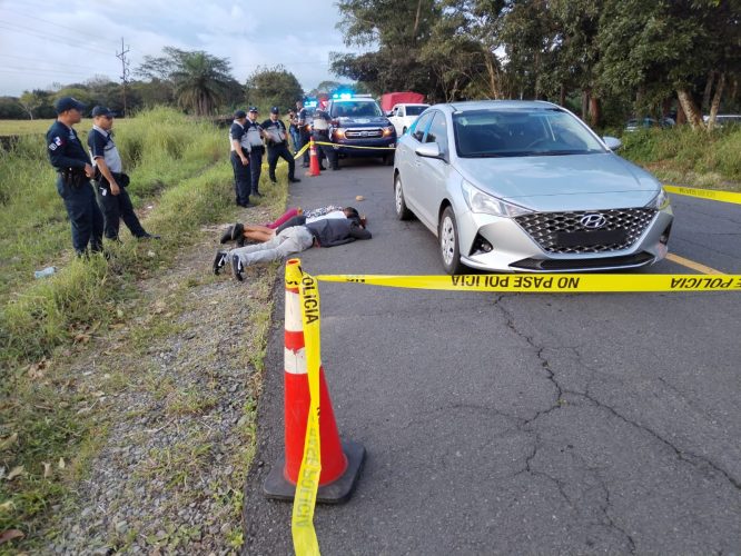 Noticia Radio Panamá | Policía aprehende a cuatro personas presuntamente vinculadas a un robo en Chiriquí