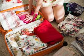 Featured image for “Prepara tu panty rojo, amarillo o verde y arma tu maleta para atraer la suerte durante el 2023”