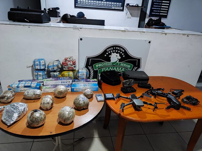 Noticia Radio Panamá | Decomisan dos drones y sustancias ilícitas que pretendían ingresar a la Joya