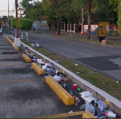 Featured image for “Carrasquilla: Pedimos mil disculpas por la basura que quedo en el lugar luego del desfile «Nuestras Polleras»”