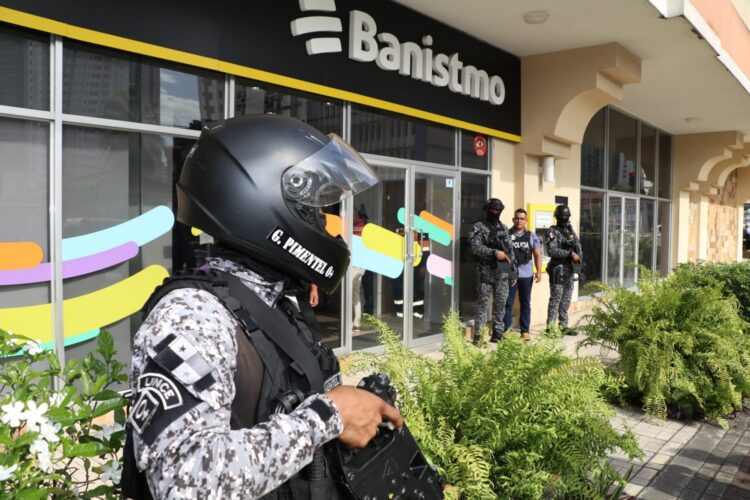 Featured image for “Un detenido en intento de robo a Banistmo”
