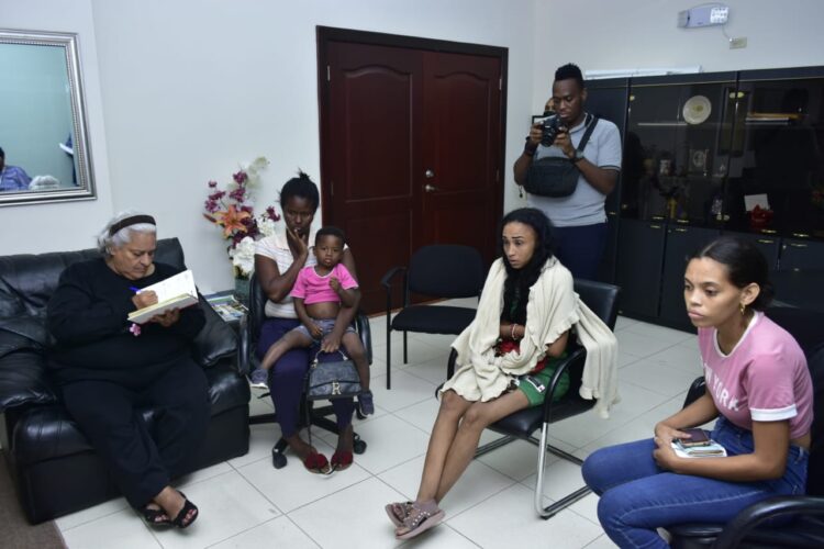 Featured image for “Familias damnificadas por incendio en Curundú fueron reubicados en Hotel El Doral”