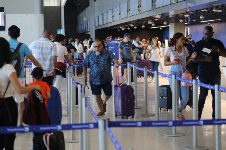 Featured image for “Más de 15 millones de pasajeros transitaron por el Aeropuerto de Tocumen en 2022”
