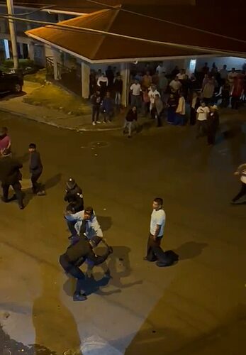 Noticia Radio Panamá | Ordenan cierre temporal de discotecas, bares y cantinas del Cholodromo, tras agresión a policías
