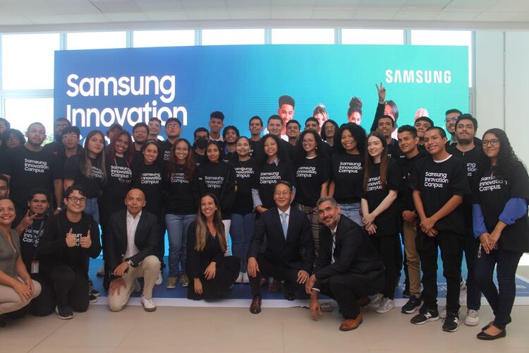 “250 jóvenes panameños culminaron el Programa Samsung Innovation Campus”