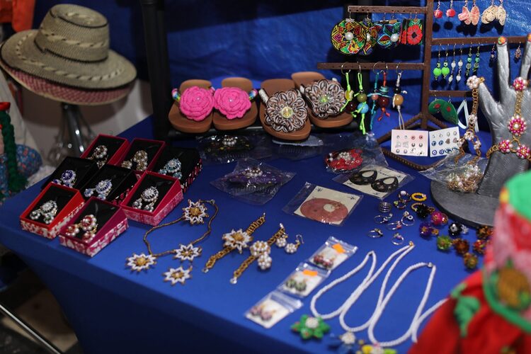 Featured image for “Artesanos de Panamá Oeste muestran sus productos en Feria Internacional de La Chorrera”