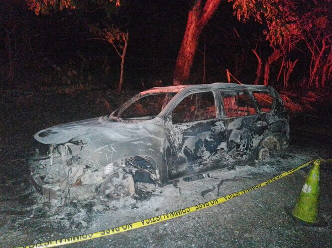 “Hallan posibles restos humanos en auto incendiado en las Garzas de Pacora”