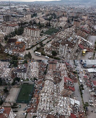 Featured image for “ Más de 6 mil muertos por terremoto que afectó Turquía y Siria”