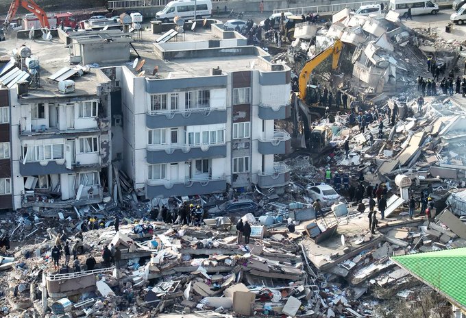 Noticia Radio Panamá | La cifra de muertos por terremoto en Turquía y Siria supera las 22 mil