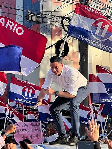Noticia Radio Panamá | Gaby Carrizo presenta sus credenciales como aspirante a la presidencia para las primarias del PRD
