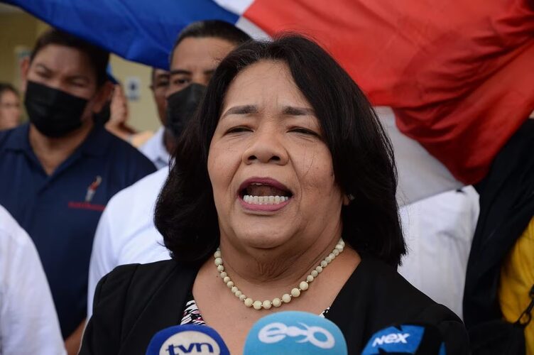 “Desde que inició el gobierno Carrizo ha estado en proselitismo electoral, Maribel Gordón”
