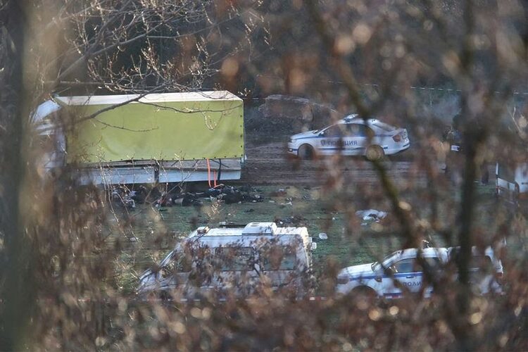 Featured image for “Mueren asfixiados 40 migrantes, que fueron abandonados dentro de un camión en Bulgaria”