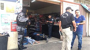 Noticias Radio Panamá | “Policía frustra robo a mano armada en minisúper de Chame”