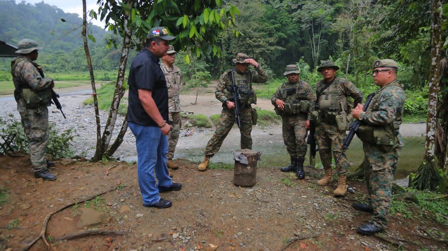 Noticia Radio Panamá | Ministro Pino realiza recorrido en el punto fronterizo de Cañas Blancas