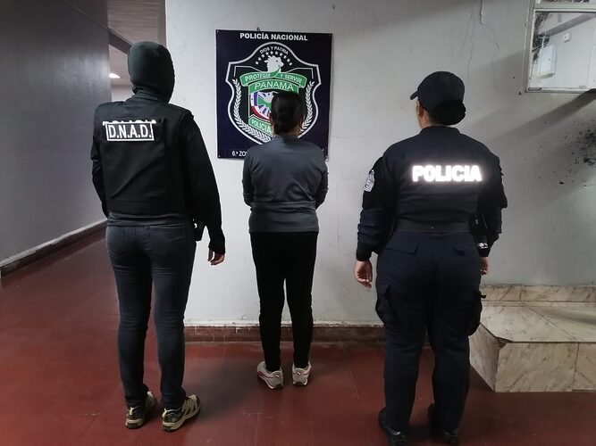 Noticia Radio Panamá | Mujer de 62 años es detenida microtráfico de sustancias ilícitas en Chitré