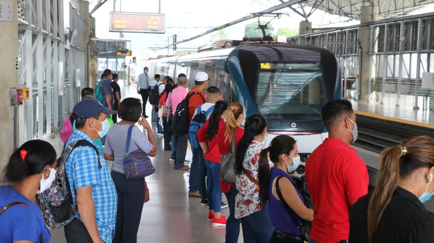 Featured image for “Levantan el uso obligatorio de la mascarilla en el transporte público”