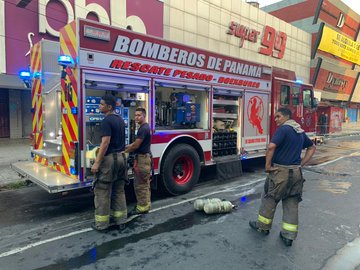 Noticia Radio Panamá | Se produce incendio en local comercial en Calidonia