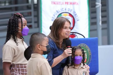 Featured image for “Ministra Maruja Gorday de Villalobos: «El 98% de los colegios están listos en el inicio del año escolar 2023»”