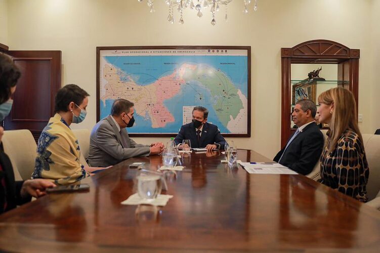 Featured image for “Nuevo director de la OPS es recibido por el presidente Cortizo en el Palacio de las Garzas”