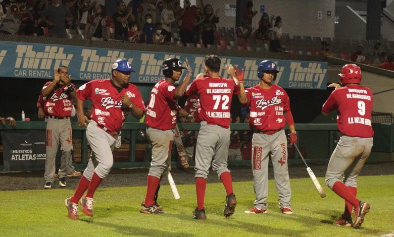 Featured image for “Coclé y Panamá Metro en el partido inaugural del Béisbol Mayor”