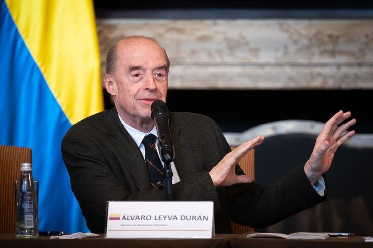Featured image for “¡Por fin! Canciller colombiano Álvaro Leyva Durán se disculpa con Panamá por llamarla departamento”