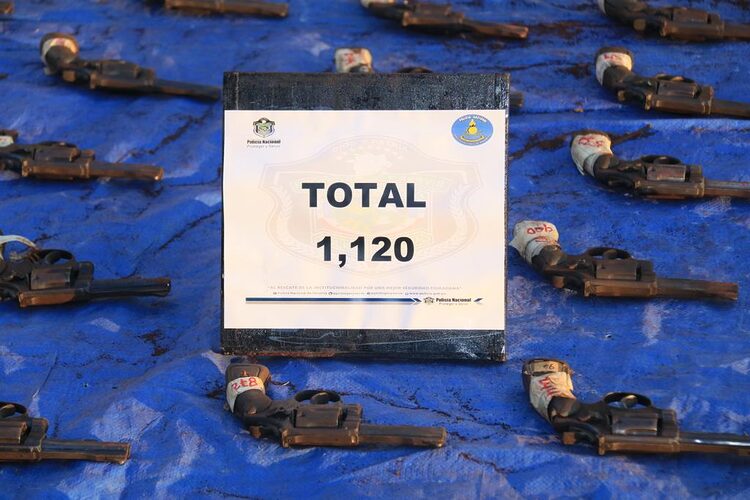 Featured image for “Policía destruye 1,120 armas decomisadas en operativos de seguridad”