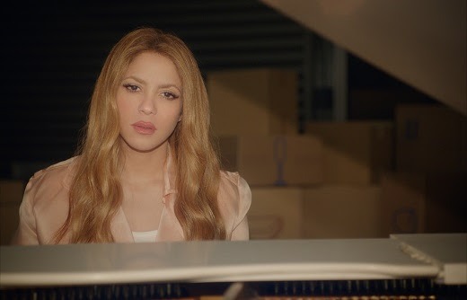 Featured image for “Shakira y sus hijos cantan juntos en videoclip de “Acróstico””