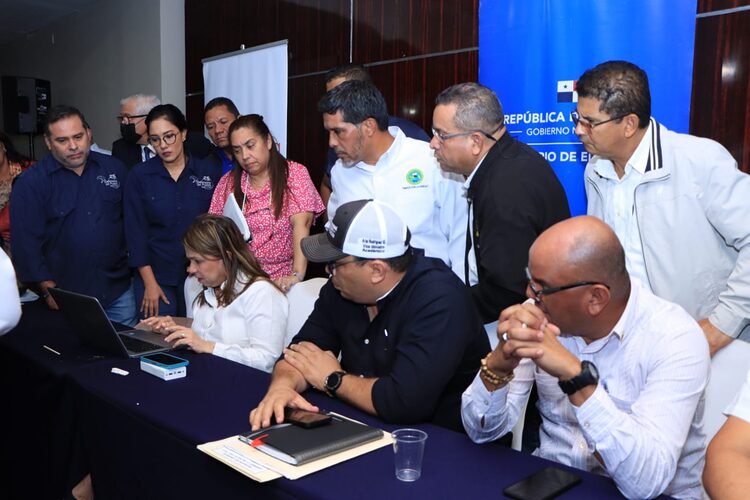 Noticia Radio Panamá | En agosto Meduca pagará a docentes incremento salarial pendiente
