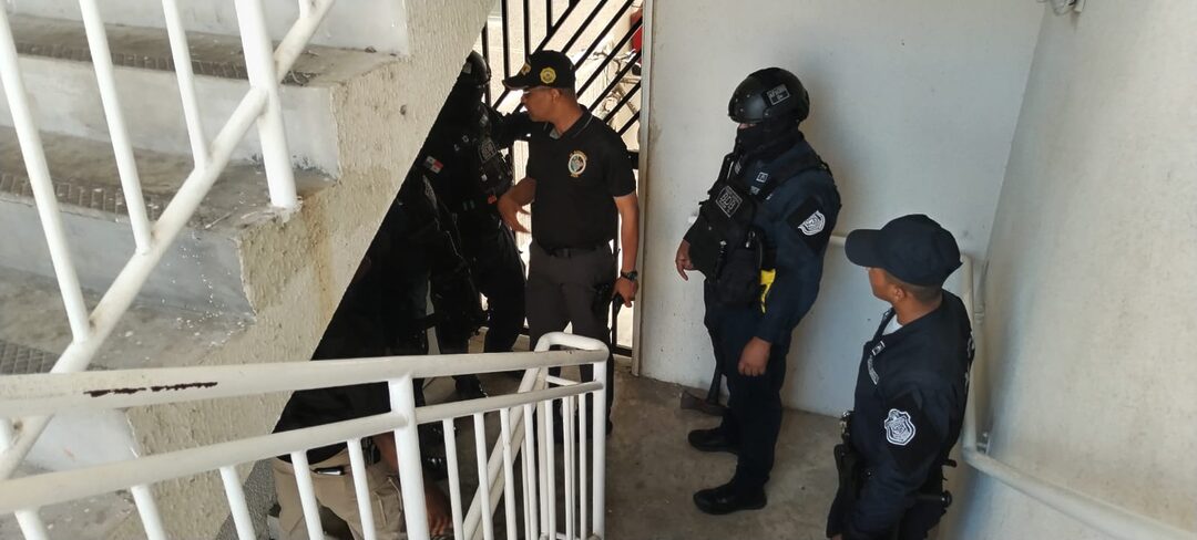 Noticia Radio Panamá | Realizan 22 allanamientos en Operación Rescate en Arraiján, aprehenden a cuatro personas