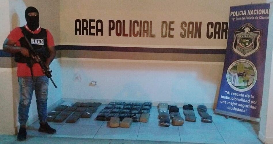 Noticia Radio Panamá | Policía decomisa 51 paquetes de presunta droga en San Carlos