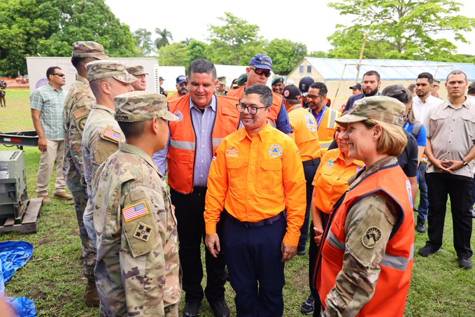 Featured image for “General del Comando Sur recorre escenarios del III Simulacro Regional”