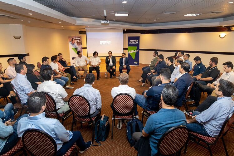 Noticia Radio Panamá | Martín Torrijos promete aliarse con emprendedores para lograr el éxito del país