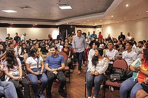 Noticia Radio Panamá | “De llegar a la presidencia Martín Torrijos promete rediseño de programas de fomento del empleo a jóvenes”