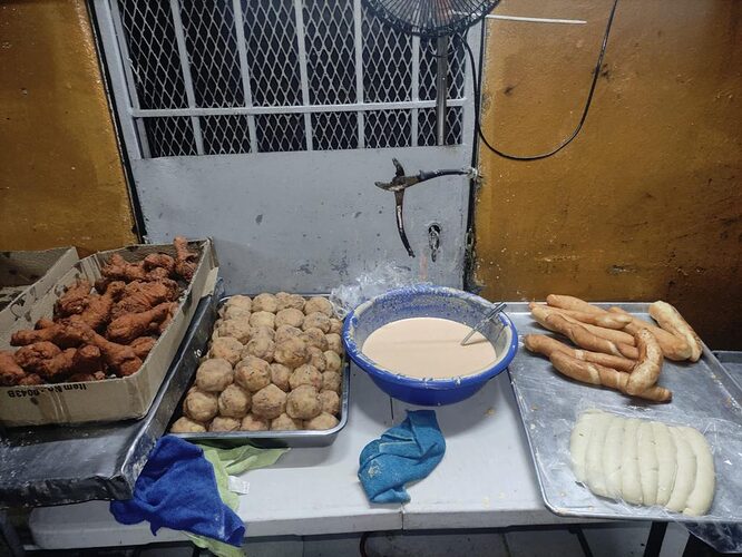 Noticia Radio Panamá | Decomisan más de 250 libras de masa de harina, pollo sin cadena de frio y otros alimentos