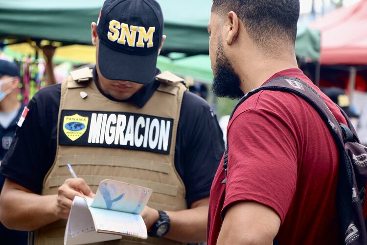 Noticia Radio Panamá | Migración capta a 8 extranjeros con estadía vencida
