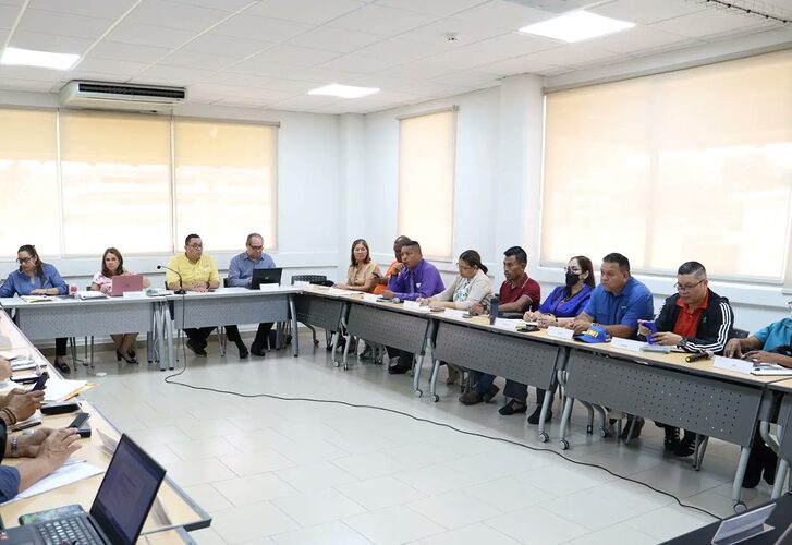 Noticia Radio Panamá | MEDUCA y ANDEOP acuerdan iniciativas para agilizar proyectos escolares